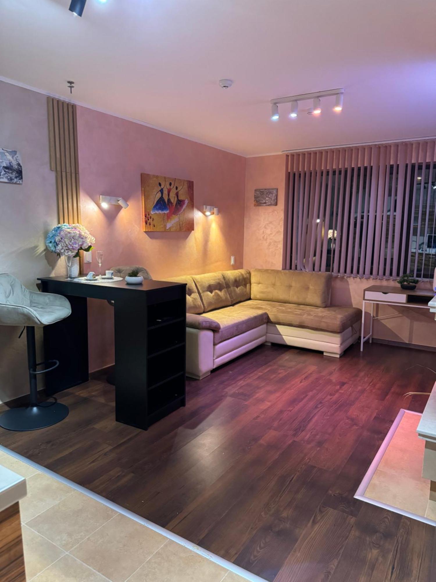 2-Bedroom, 2-Bathroom With Fireplace And Garden At Winslow Infinity บันสโก ภายนอก รูปภาพ